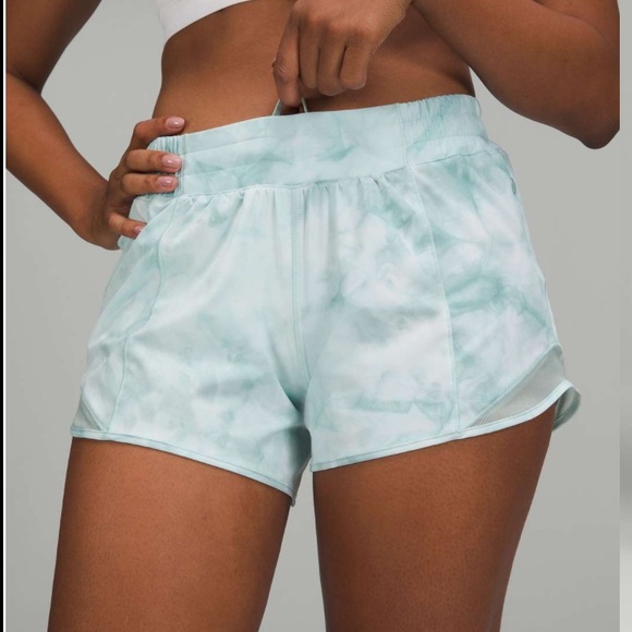 Lululemon Hotty Hot Low-Rise Lined Short - Picture 2 of 11